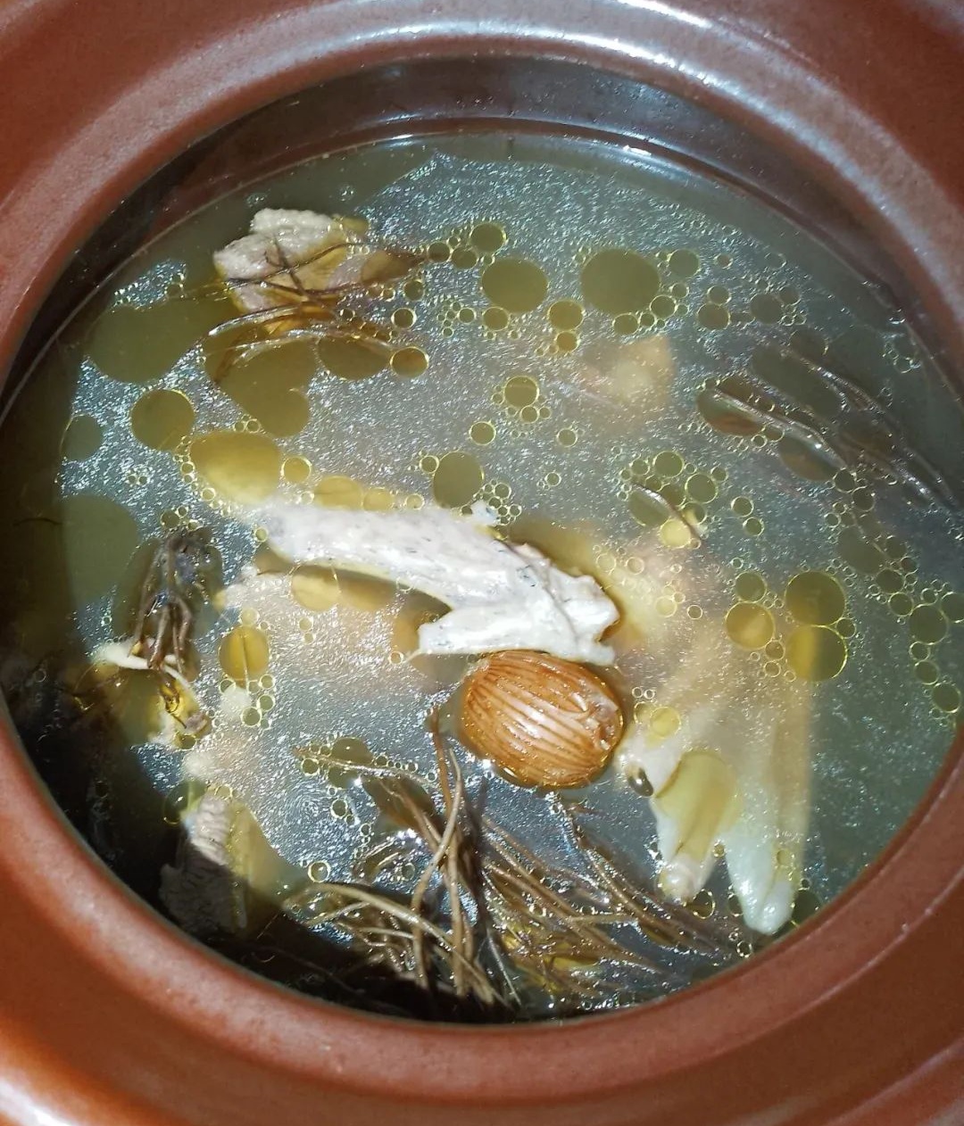 地胆头和青头鸭真是绝配,味美鲜香,营养丰富,孩子点名喝这碗汤