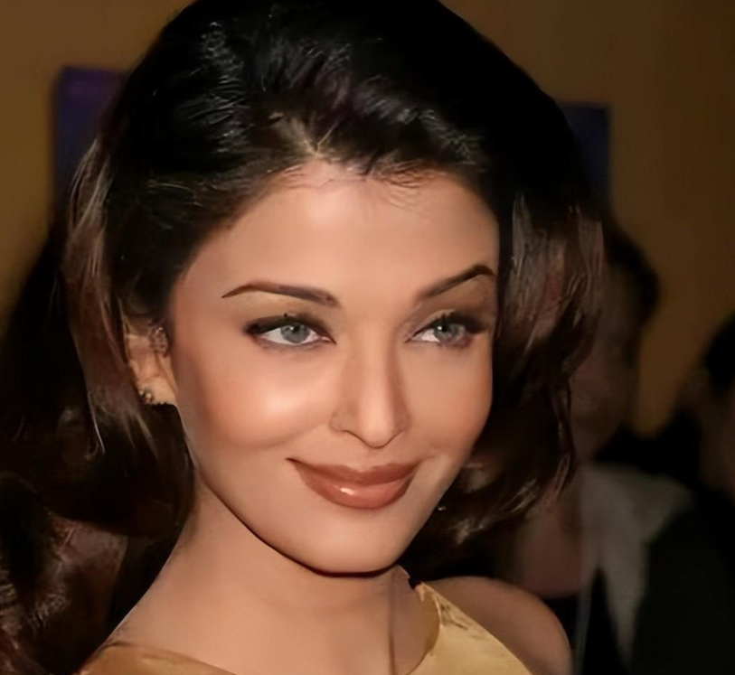 不得不说,印度虽然神奇,但也是个盛产美女的地方,这个人口大国向世界