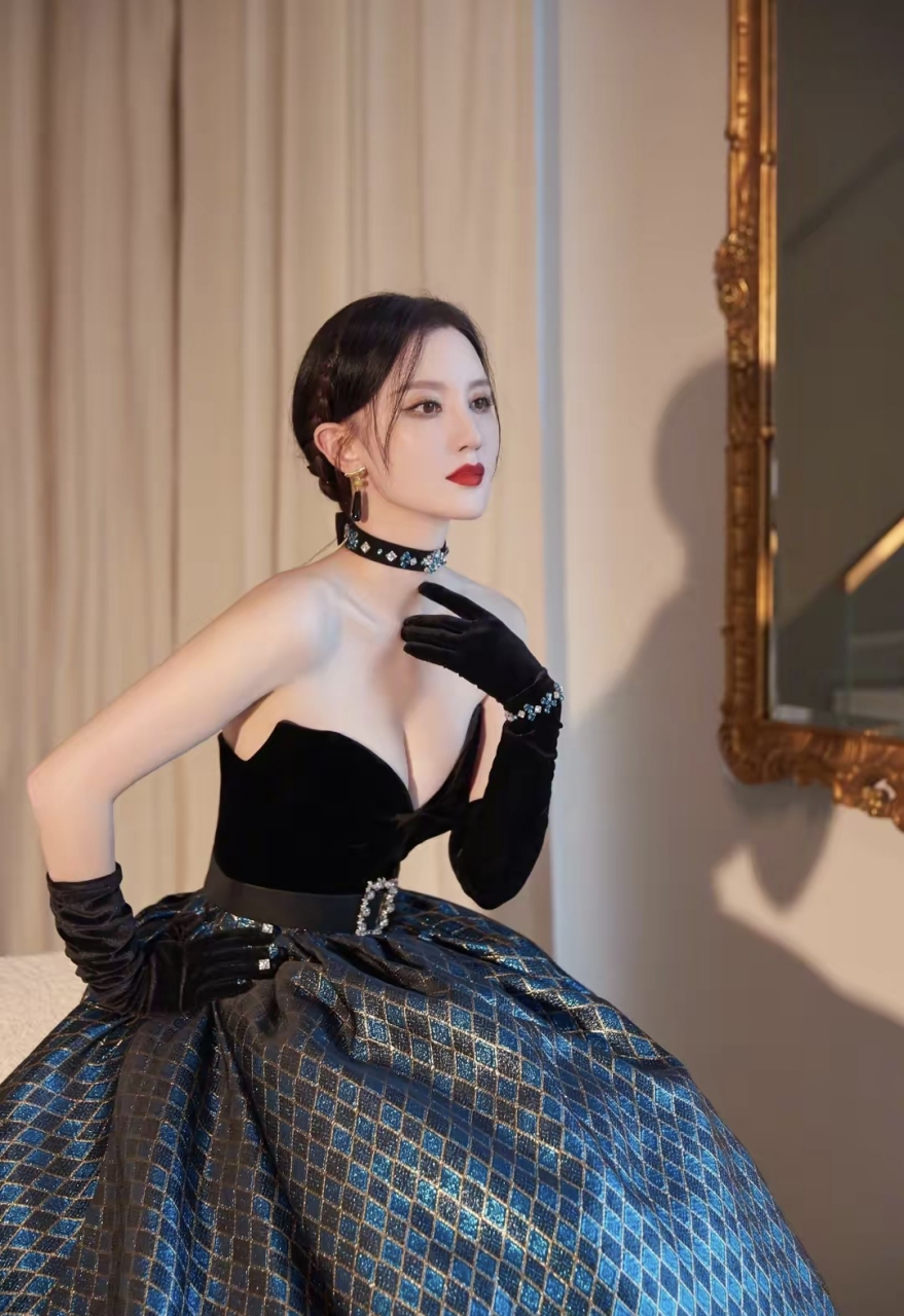 魔鬼身材性感火辣 大饱眼福#张萌# #天水麻辣烫疯狂上大分# #八卦娱乐