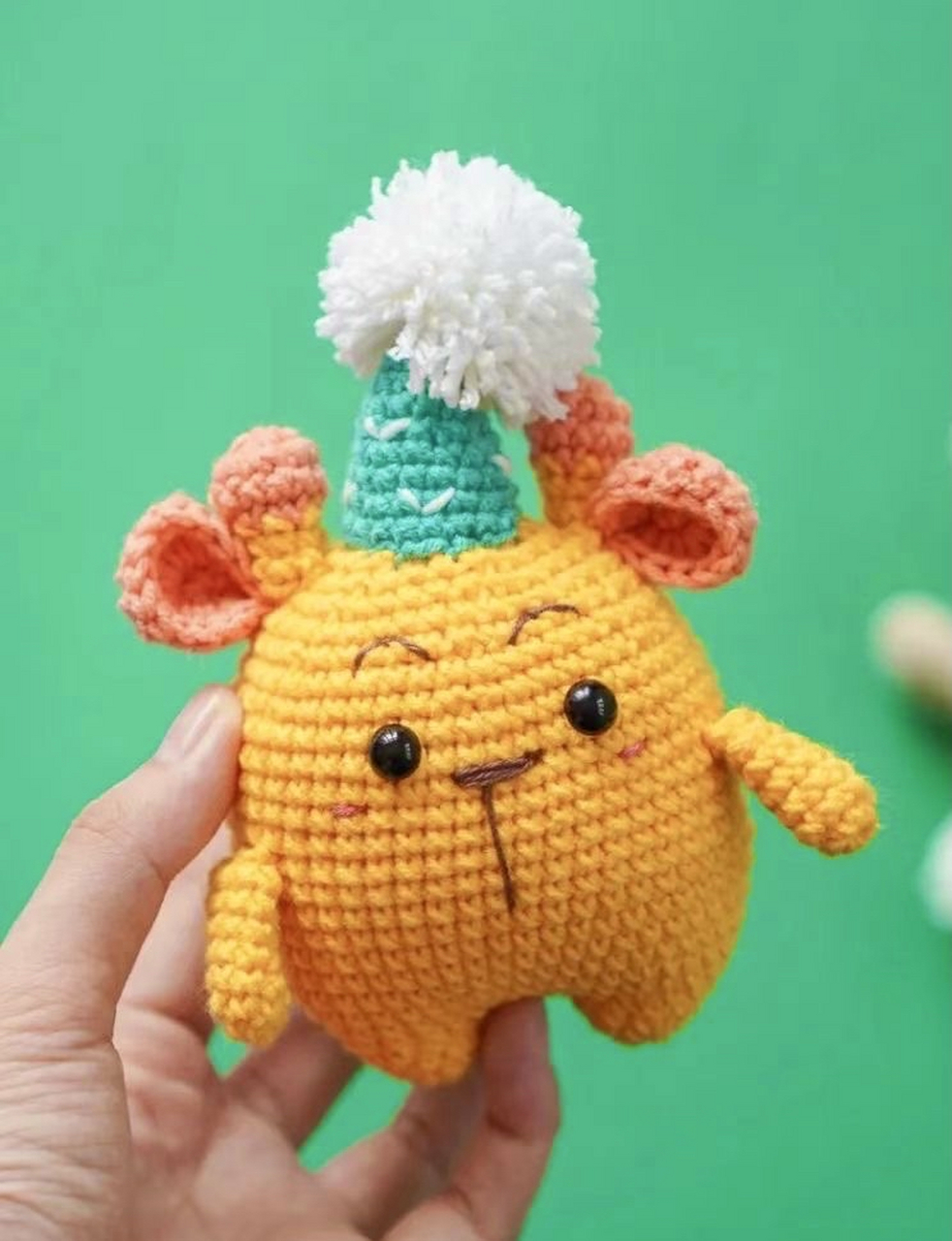 钩针编织的小动物都好可爱哦,特别的圆润可爱,一个个都胖嘟嘟的很好捏