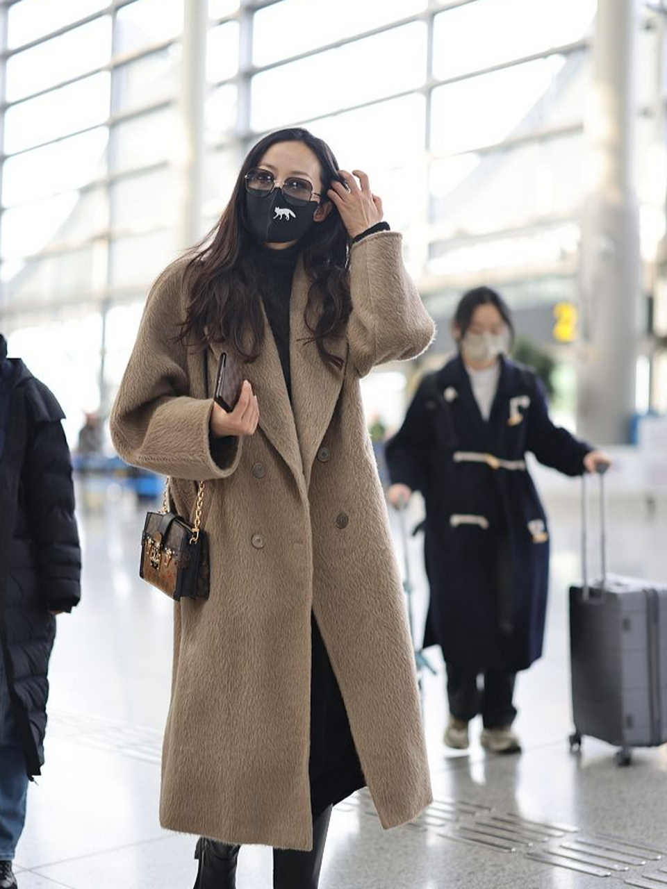 韩雪上海机场街拍图片