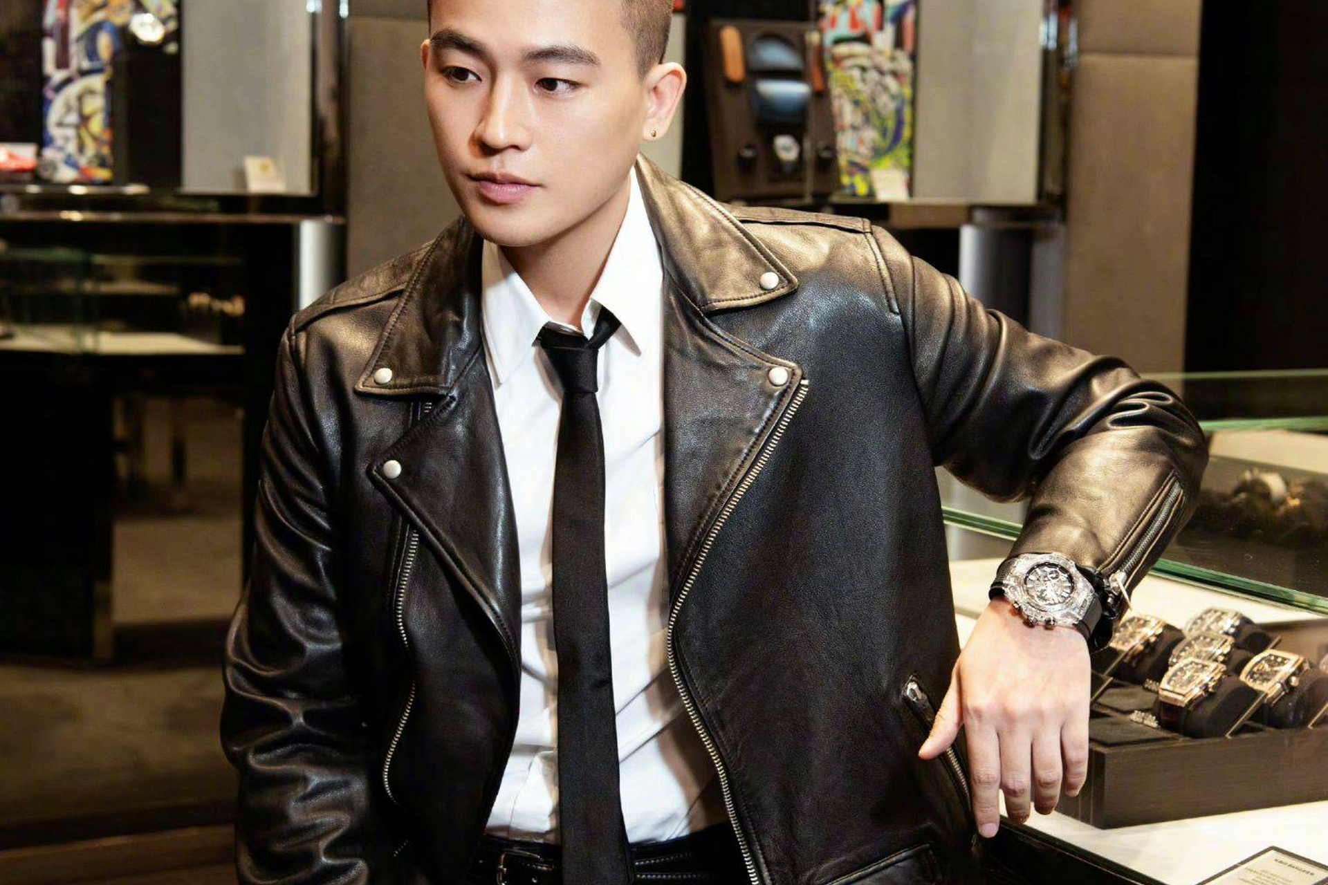 欧豪,李一桐等大牌明星齐聚,一场特殊抓捕行动让你欲罢不能.