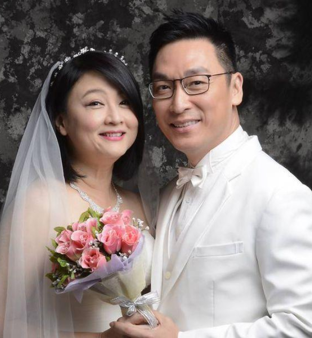 回顾红极一时毁容的女星现状有人被老公呵护一生有人破产