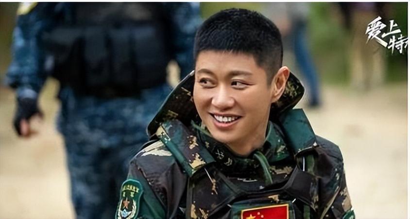 回顾本以为他退圈了,其实是"换了张脸"讨生活,39岁赵荀终于又火了