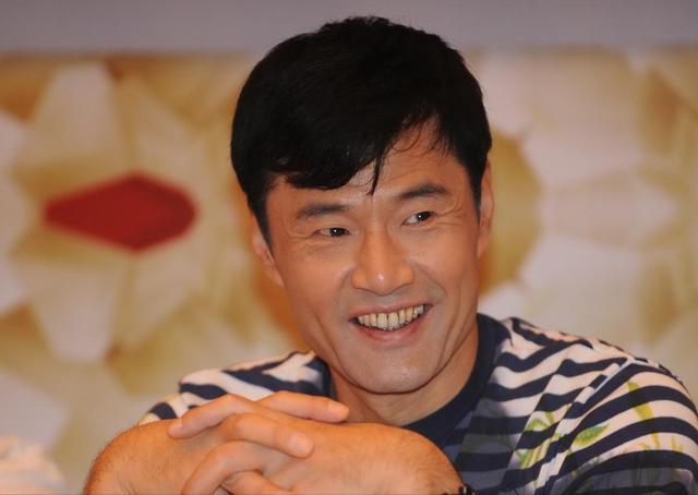 回顾于荣光一生洁身自好为何到了63岁妻子坚持要和他离婚