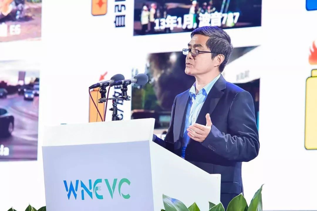 我对中国纯电动汽车市场化路线图大体预测是:2025年会出现性价比的