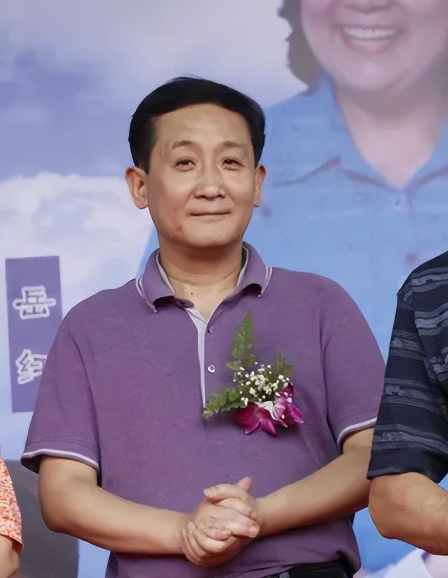 回顾梁天全家没出息的孩子却替哥哥还清百万债务撑起母亲晚年