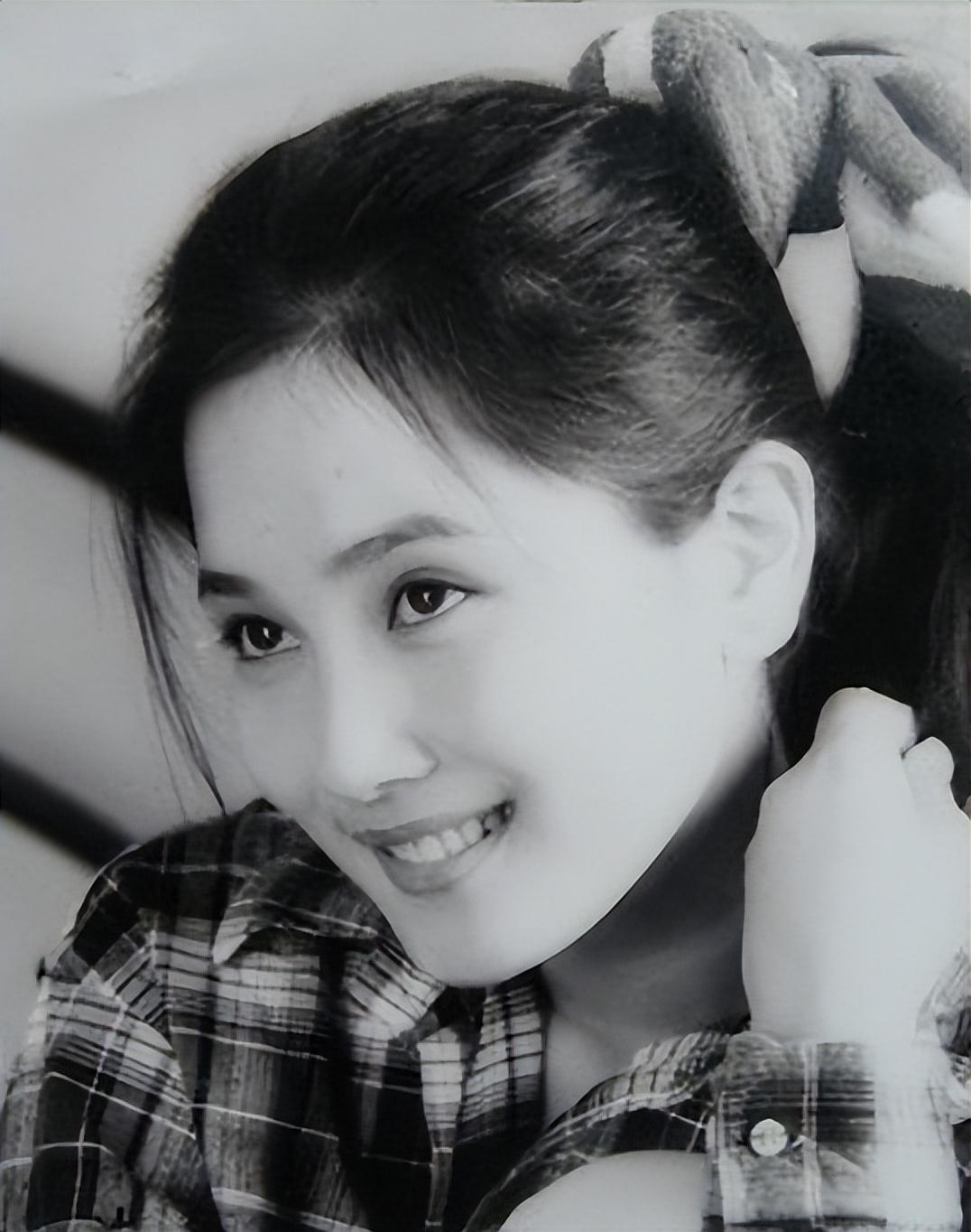 《静静的白桦林》,《女检察官》,《女人进城》等影视剧都是她的代表作