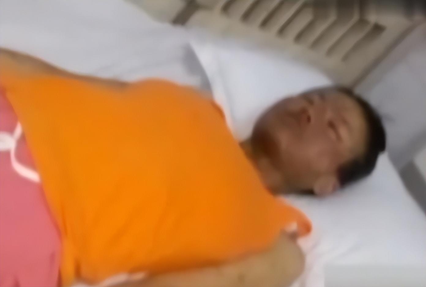 沉沉,头似千斤重,全身上下蔓延着一股不知名的疼痛感,很像发烧的前兆