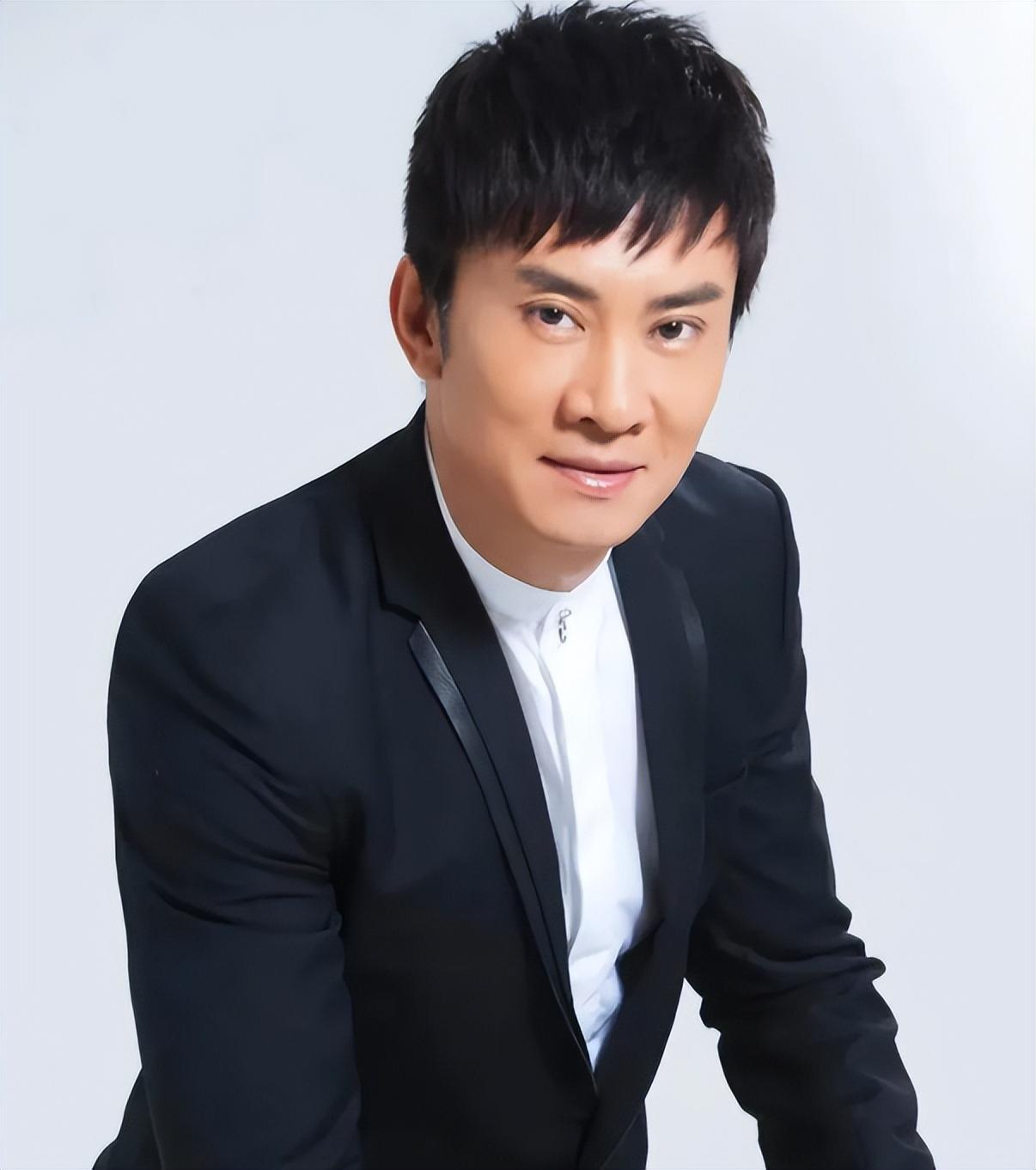 回顾江涛成名后不忘糟糠之妻跟岳母同住30年成名后接回亲妈