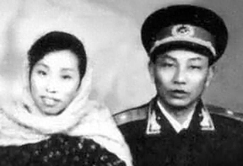 然而,由于熊应堂忙于军事工作,且教育水平有限,他无法分出足够的时间