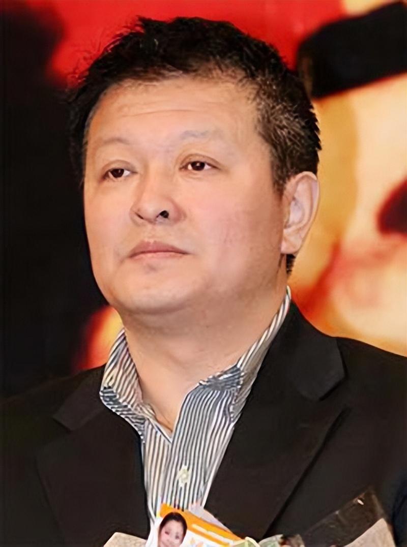 回顾山东女婿杨亚洲娶了情路坎坷的倪萍结婚17年他幸福吗