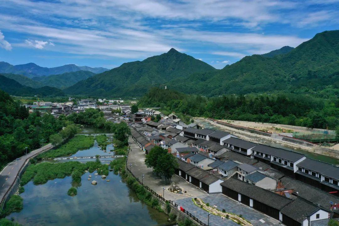 华阳古镇全貌 图源/中共洋县县委宣传部华阳古镇始于秦晋,从秦汉成集