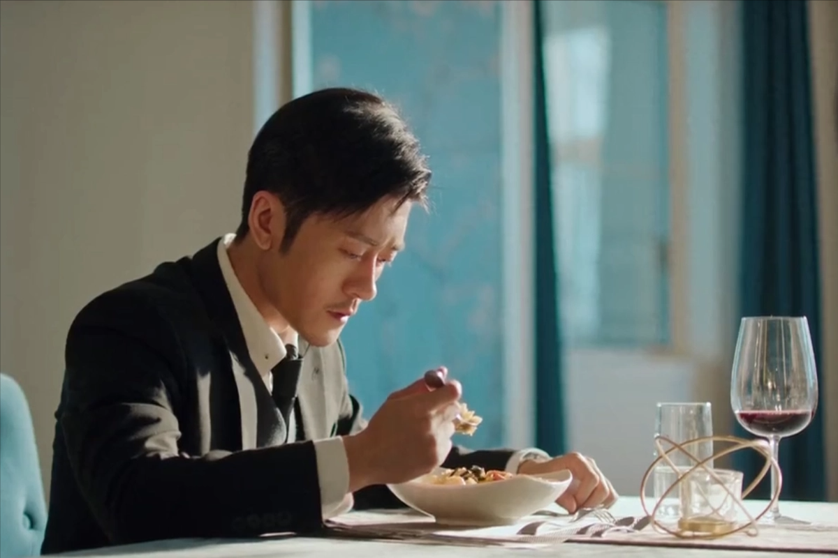 亲妈是制作人干妈是导演20年都捧不红的他却在改名后火了