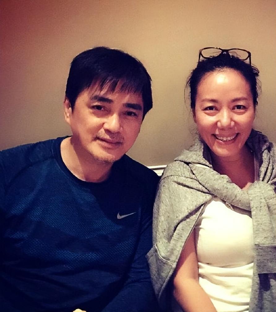 回顾汤镇宗能娶到糟糠妻是有幸成名后把家里的三个女人宠成宝