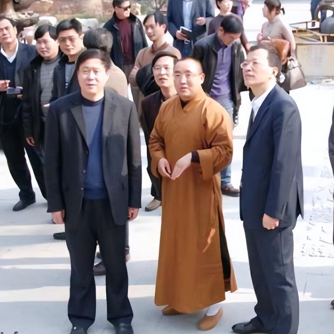 94年江西男子砍死两人潜逃17年成得道高僧年年捐款做善事