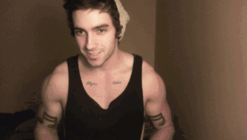 16岁少年练出肌肉拉丝身材,成年人看了都自愧不如,太秀了