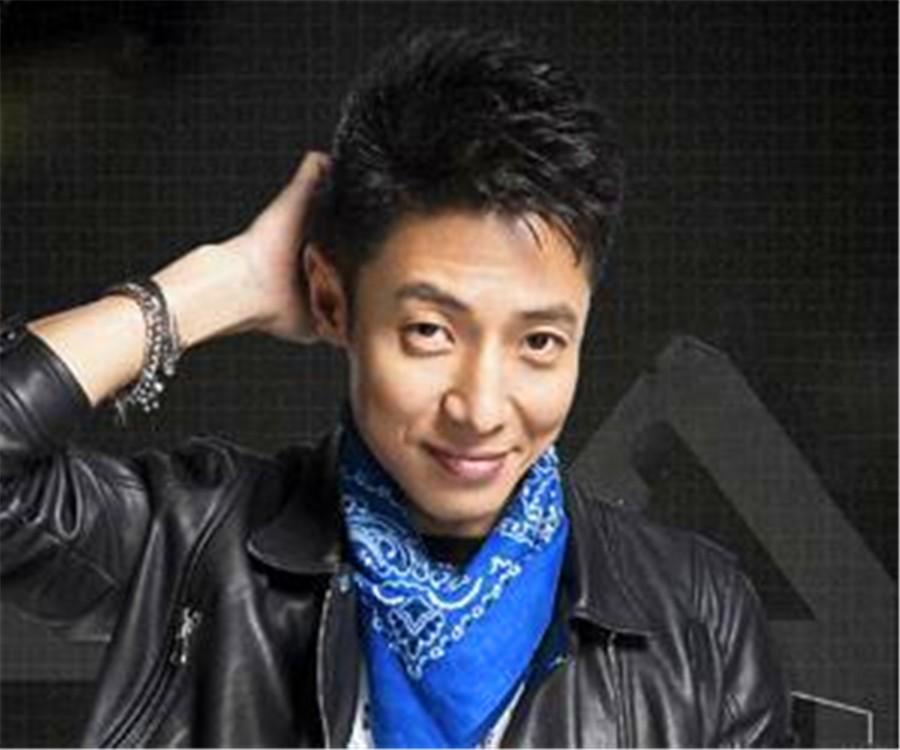 回顾撒贝宁风光背后有泪水母亲去世追悔莫及加倍对父亲妻儿好