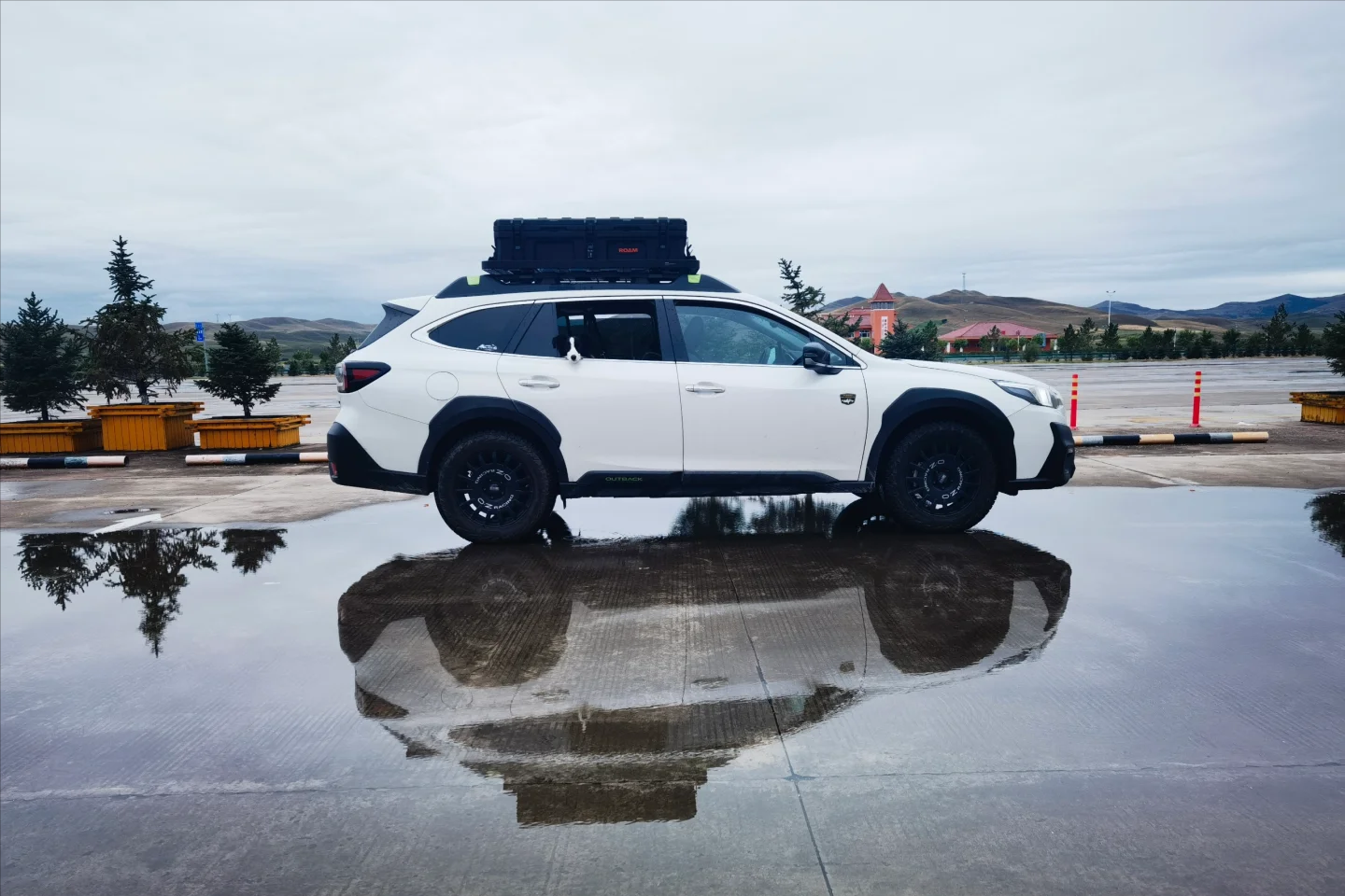 当自驾游旅行热潮吹遍全国时,许多人开始追捧高端豪华suv作为出游的