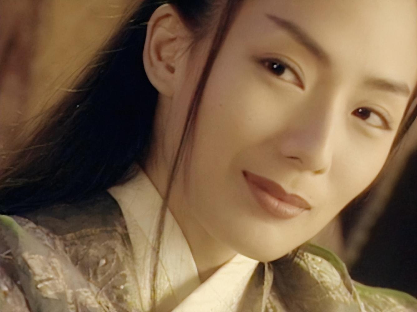 回顾新加坡女星郑秀珍何仙姑东方不败很惊艳破产后努力重生