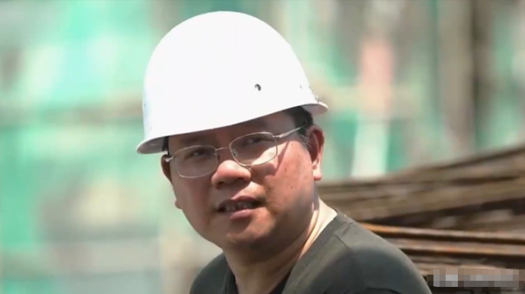 18年上海身价35亿总裁假扮农民工工地上班第一天就被工头怒怼