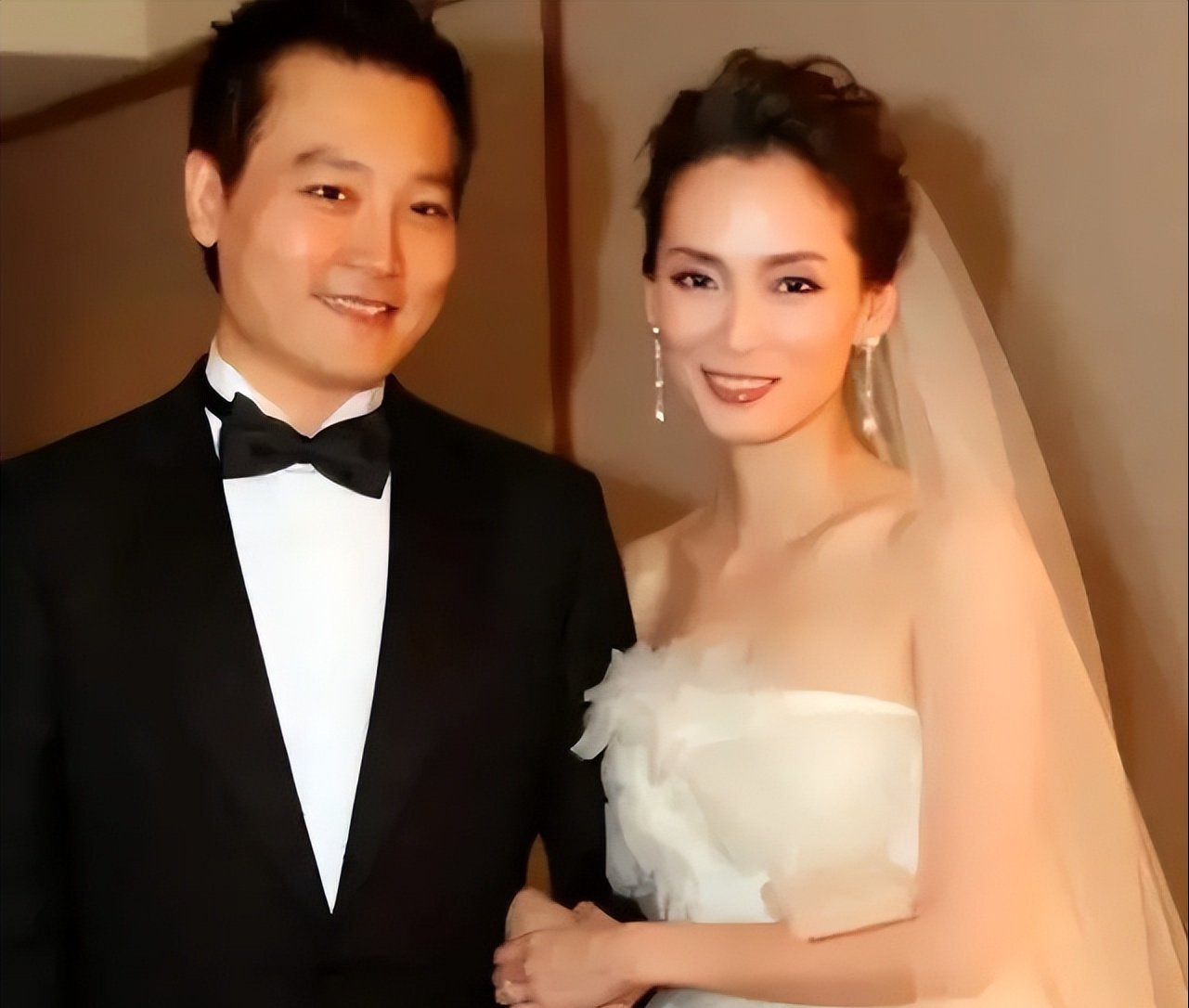 的感情生活鲜少传出绯闻,一直都是洁身自好,而唯一一个她公开的男友