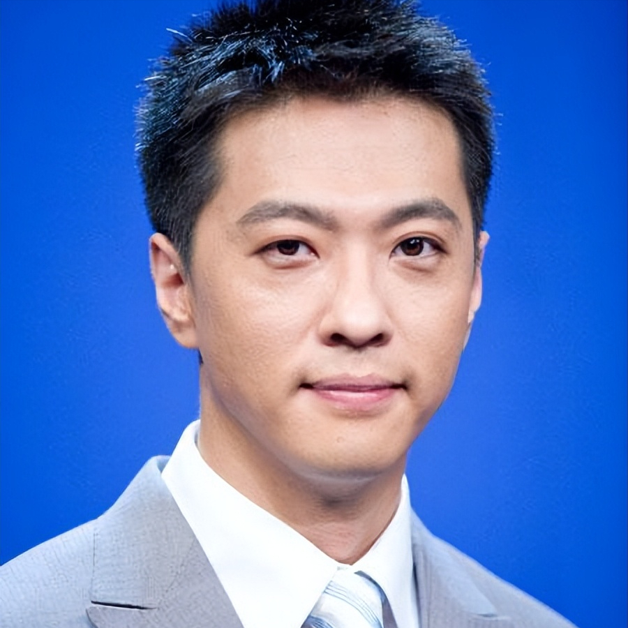 回顾央视著名主持人顾国宁父亲病逝后他又离婚人生与风霜共舞