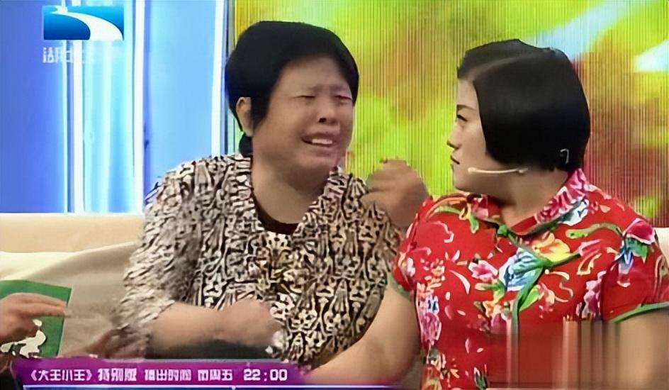 回顾山楂妹刚出生被抛弃养父母借债将她养大走红后父母来认亲