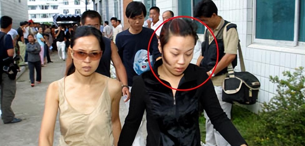 回顾高秀敏女儿李萱8年内父母双亡继父给我爱我就是你的亲女儿