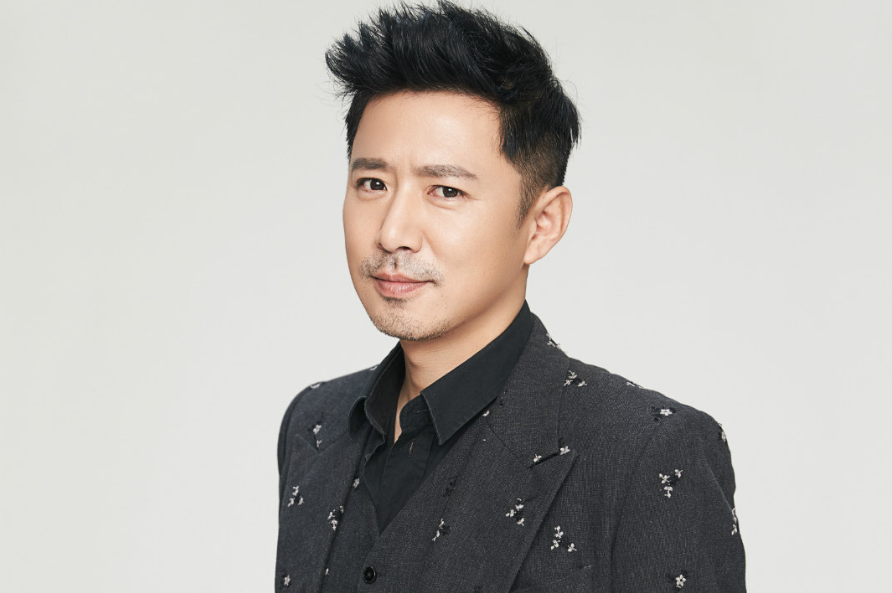 回顾高鑫结婚16年不做饭不洗碗钱也交给妻子管他是人间清醒