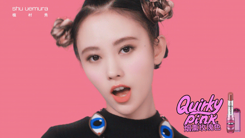 从鞠婧祎早期的照片也可以看出,在五官轮廓都大差不差的情况下,撩起