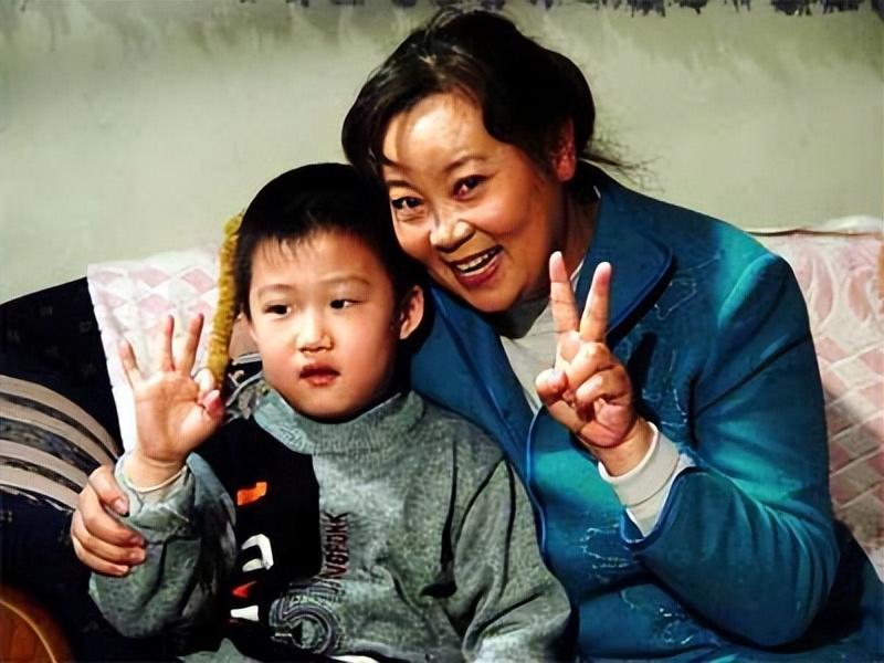 回顾方青卓结婚半年离婚二婚也想离的她被儿子一句话戳痛内心