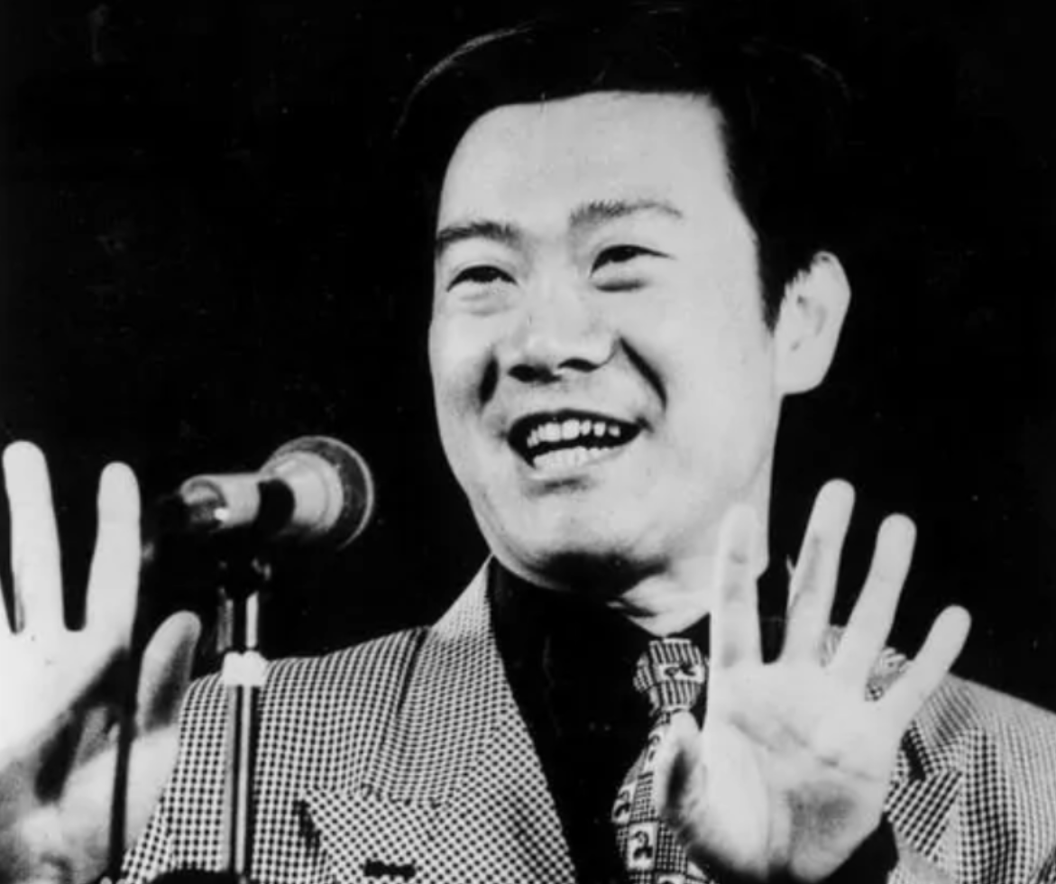 回顾央视主播赵保乐冯巩和倪萍是伯乐与平凡妻子幸福背后有心酸