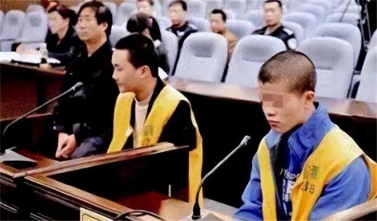 到2012年8月30日早晨,这中间不过短短9天,刘启智与付振立却流窜湖南