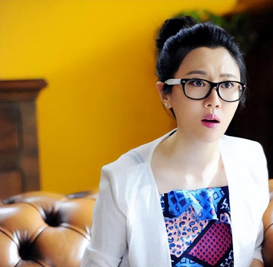 回顾美女王博谷嫁小7岁巴图成为宋丹丹儿媳风光背后是辛酸