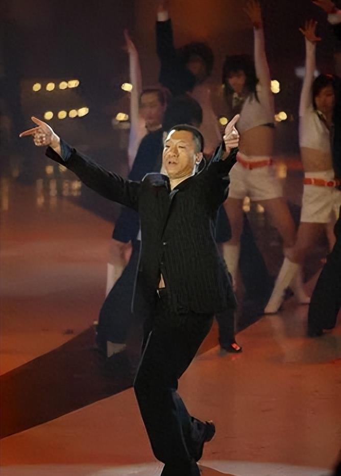 回顾孙红雷从无名走向有名后身陷移民风波如今53岁的他怎样了