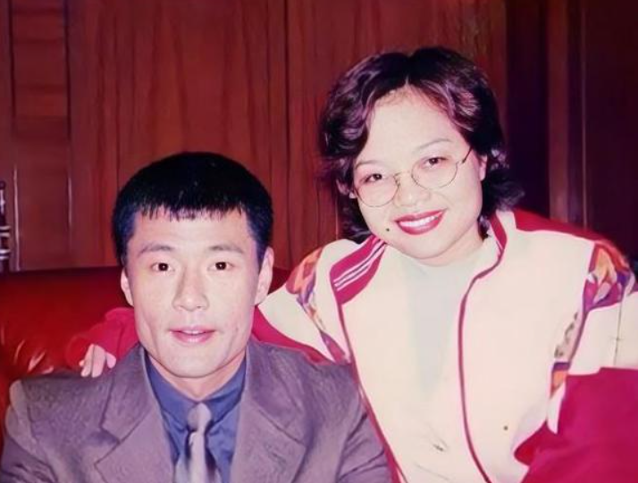 回顾于荣光一生洁身自好为何到了63岁妻子坚持要和他离婚