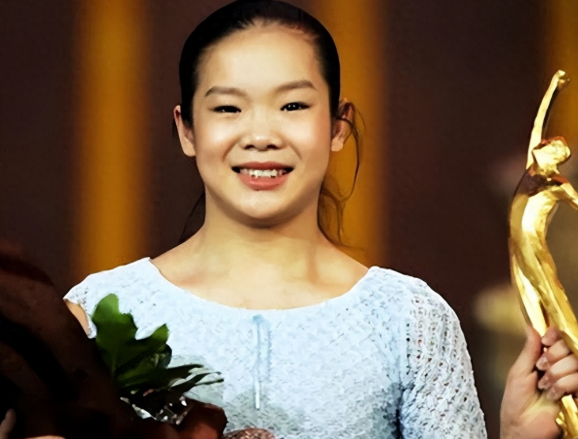 回顾程菲25岁退役后身材走样胖200斤如今35岁依然单身