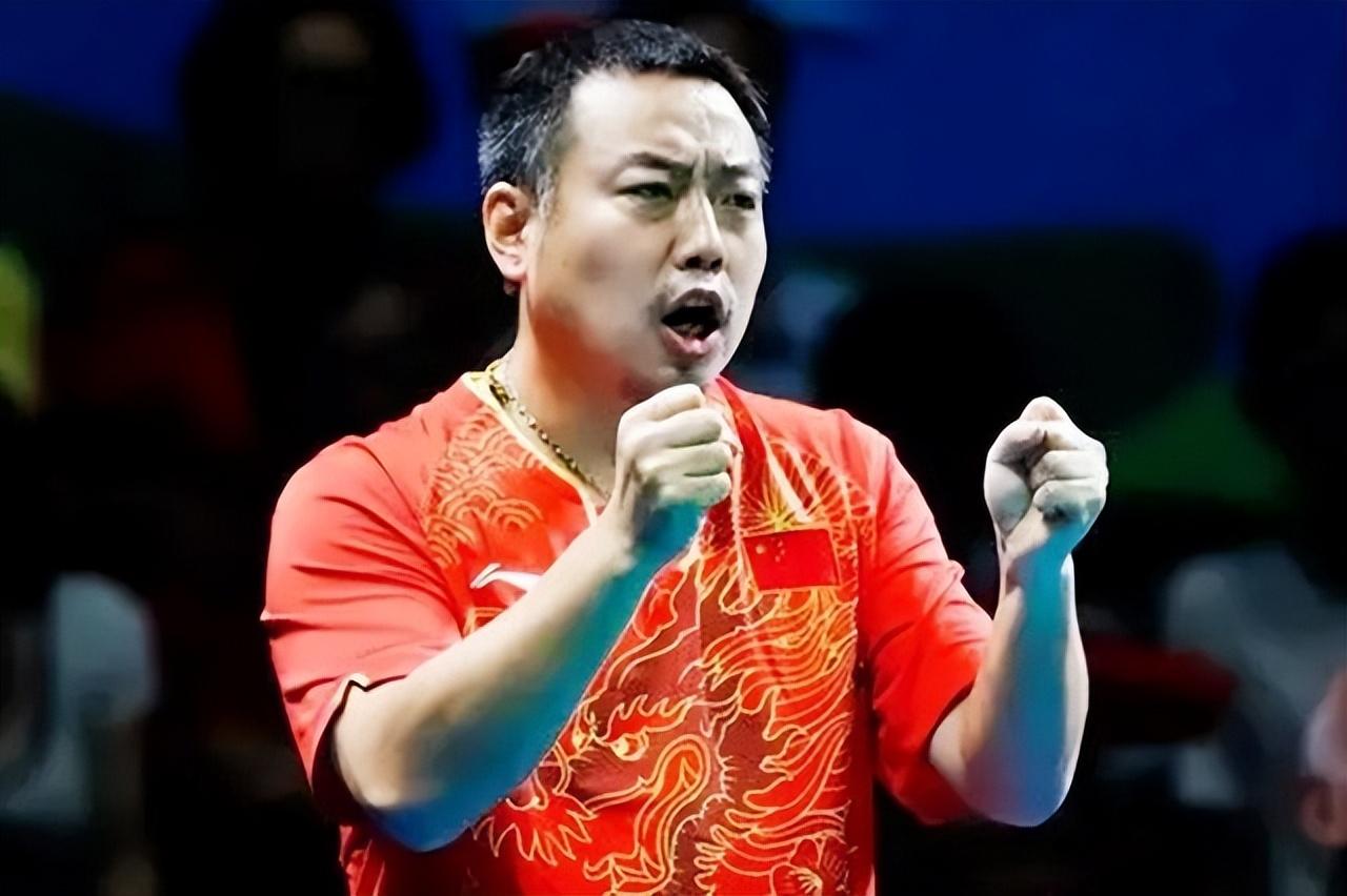 1970年出生于山东威海的郭斌,从小就处于一个较为贫困的家庭,养不起