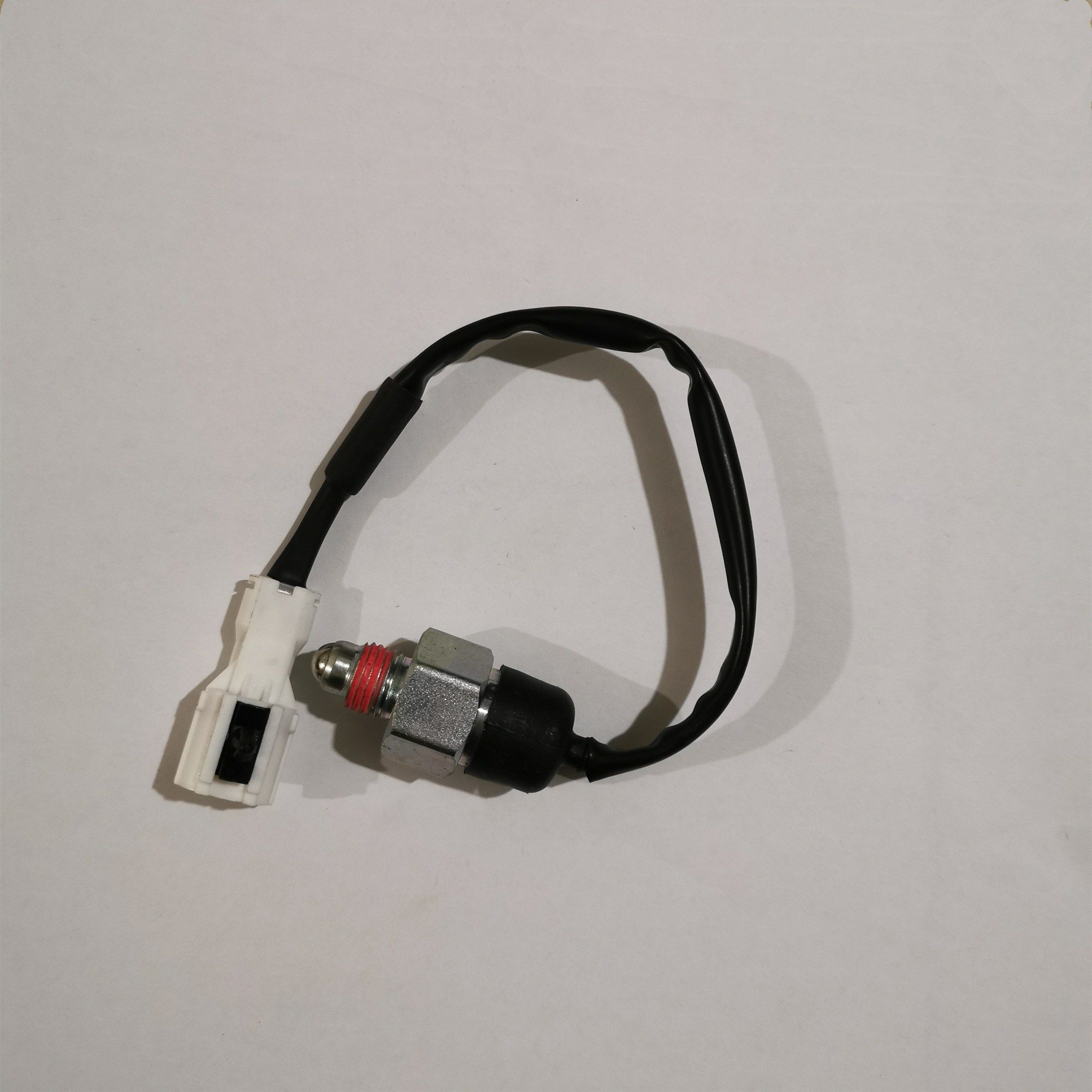 安全倒车,江淮帅铃康铃倒车灯开关msb