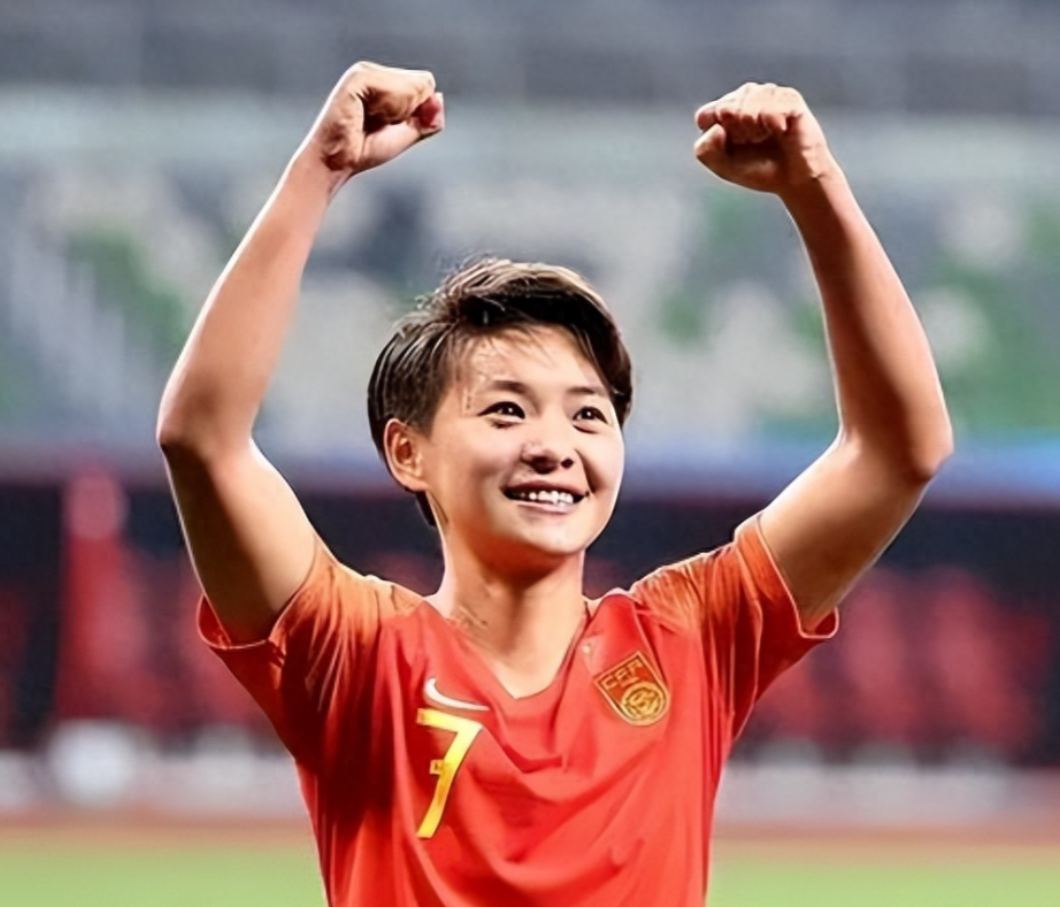 回顾中国女足王霜5岁时被抛弃17岁母亲离世辉煌背后是心酸