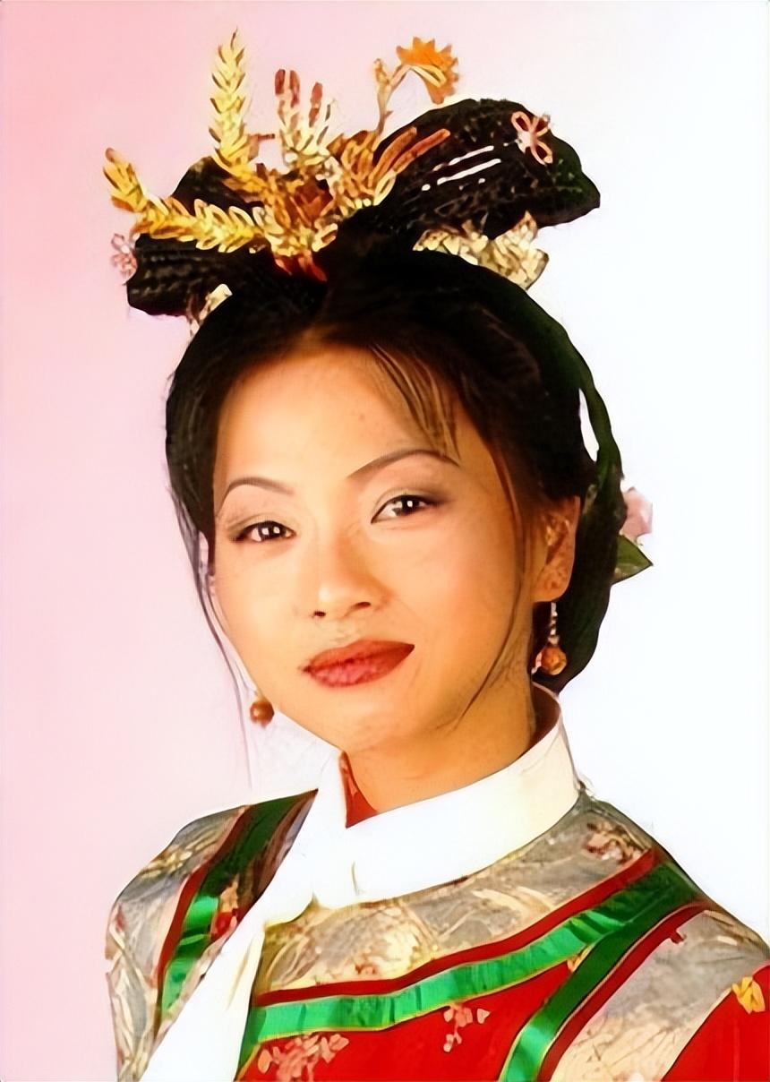 大多饰演刁蛮任性的角色,在《鹿鼎记》里扮演建宁公主对她来说毫不