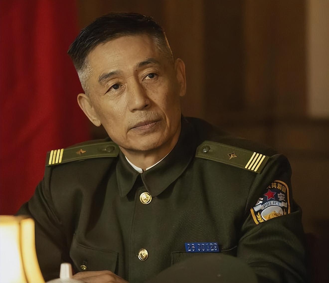 从悬疑剧《失控》到公安局长的《江城警事》,再到今年的《他是谁》.