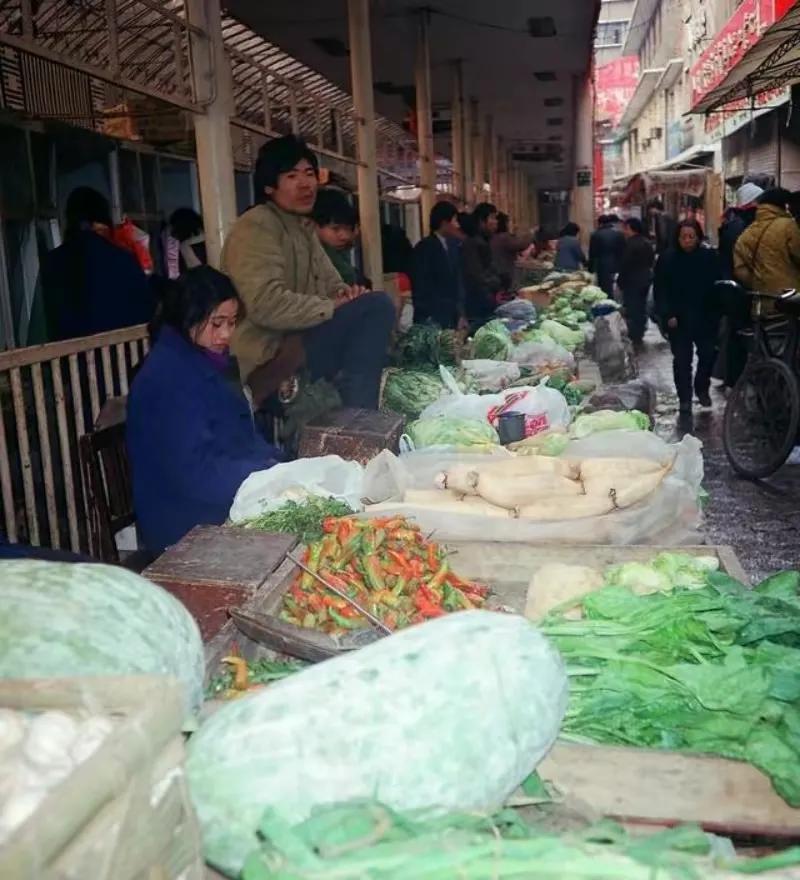 1987年陕西农妇捡两名女婴姐妹俩考上研究生用百万房产报答