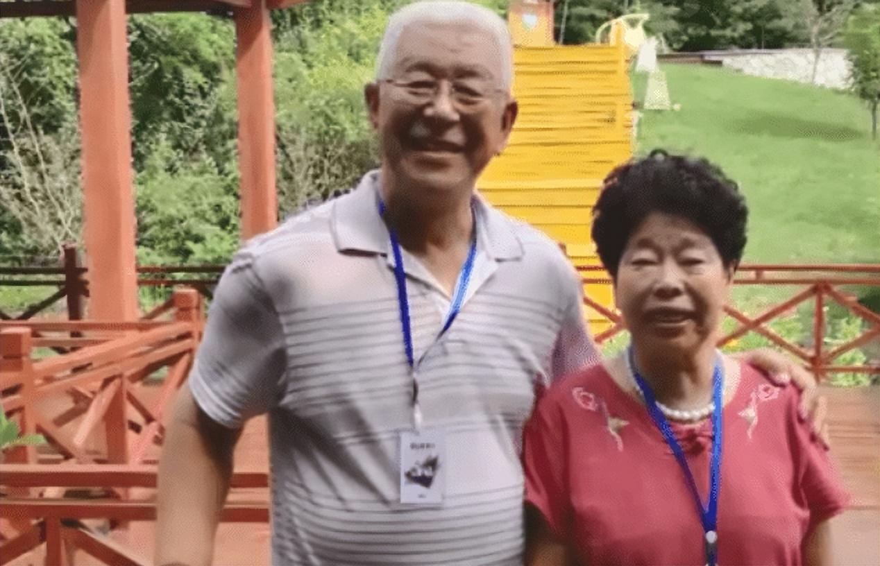 回顾张洪杰一生被家庭拖累妻子瘫痪儿女啃老77岁仍不敢休息