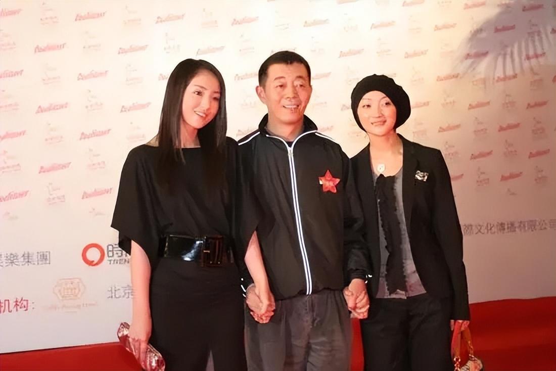 她被嘲脸歪嘴歪用实力征服观众嫁高富帅老公活成人生赢家