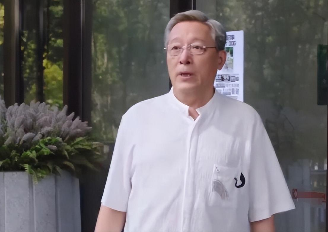 回顾明星父母客串子女作品却意外惊艳整部戏胡歌父亲也不例外