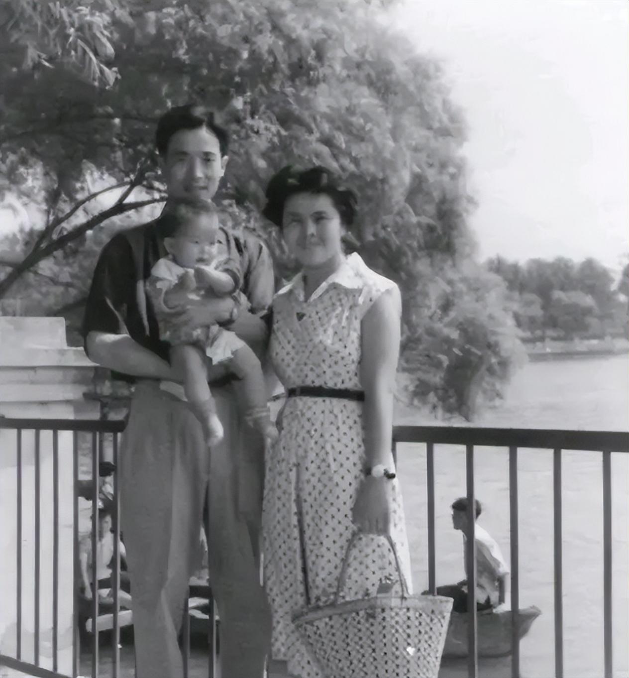 回顾歌唱家李光曦娶富家女相伴65年生3女离世前有不舍没遗憾