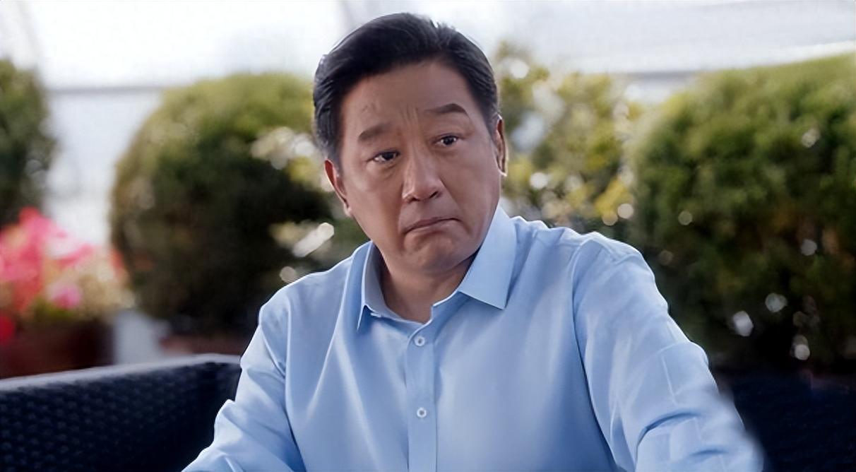 但是,过了一段时间,他发现儿子的身高还是不及同龄人,就连身形也比