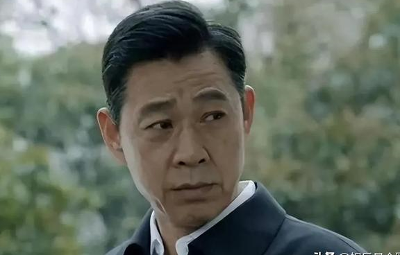 67岁张丰毅近况曝光,肌肉凝练,高难度健身动作看呆网友!